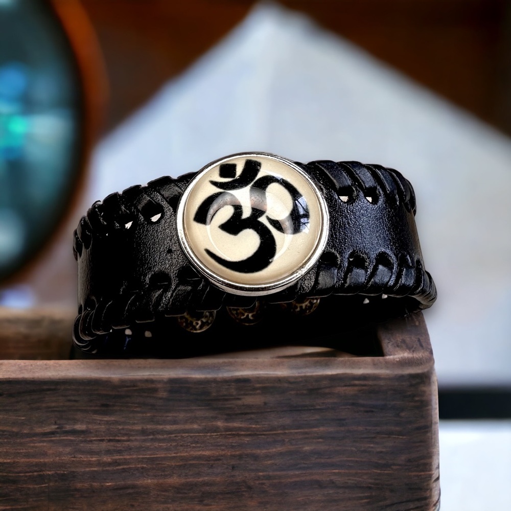 SALE! BLACK LEATHER BRACELET OM SYMBOL UNISEX 2/SZ SNAP CLOSURE *CUSTOM*